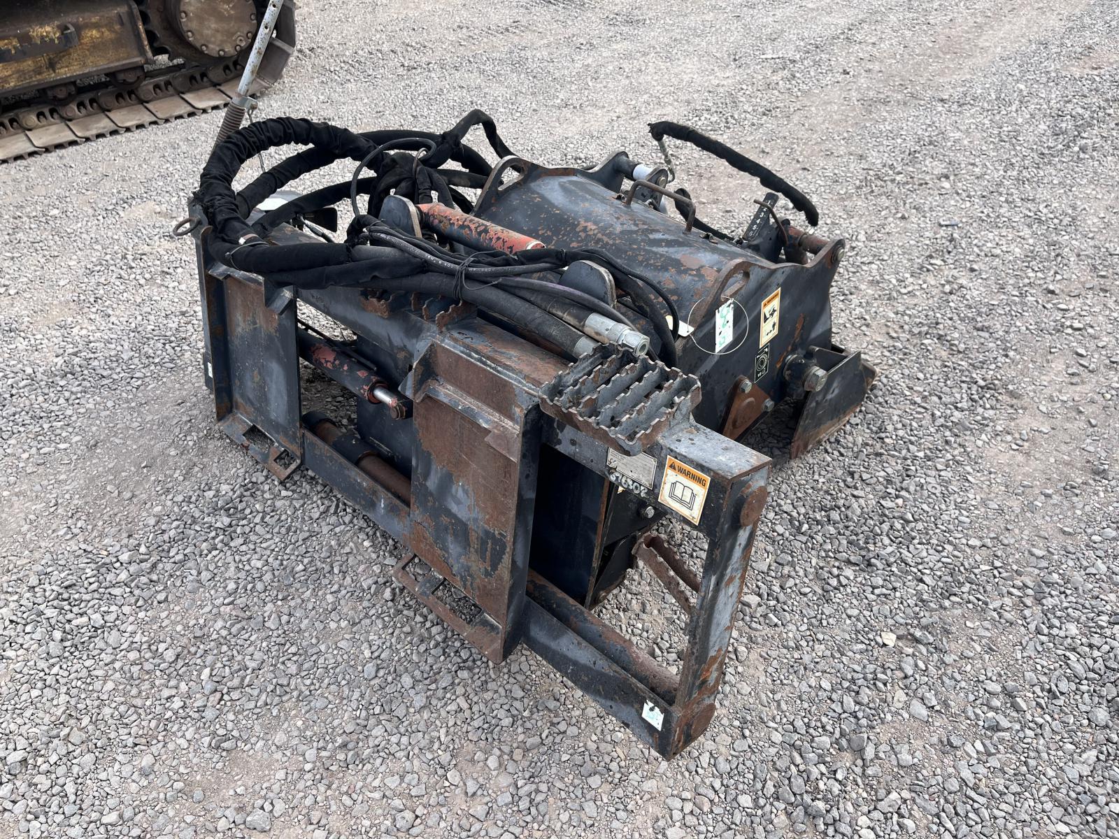 ./imagenes/INVOICE/2019/14505/PERFILADORA PARA MINICARGADOR CATERPILLAR PC6 (9).JPG